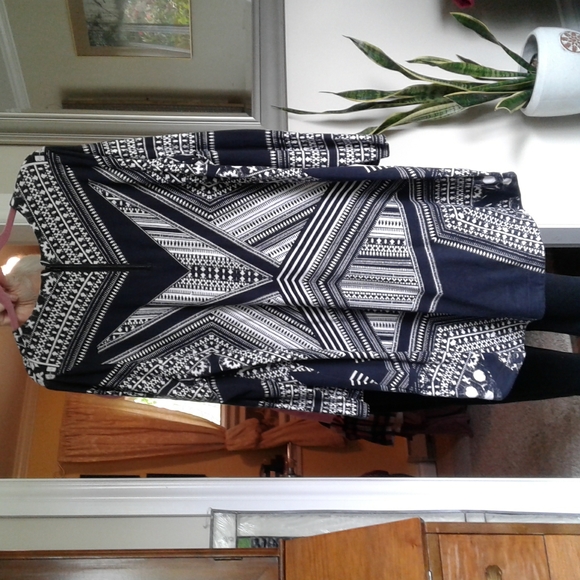 Black and white tunic dress - Picture 2 of 4